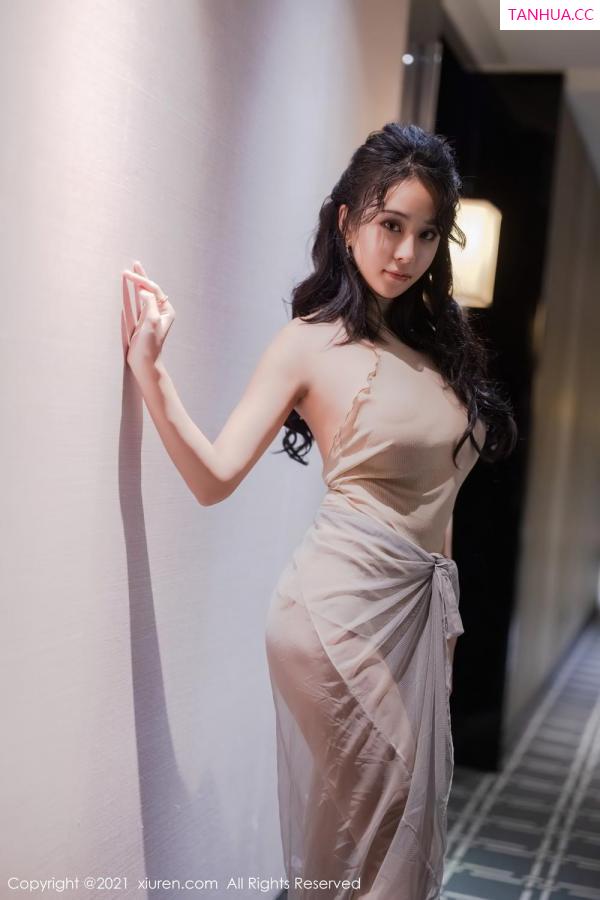 刘艺蕾  小姐姐蓝夏Akasha 轻透服饰凹凸动人第2张图片
